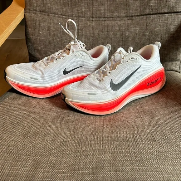 Nike Vomero Plus 12.5 - Picture 1 of 2